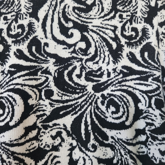 Chico's Women's Textured Tiles Maxi Open Cardigan Black and White Jacquard - Picture 6 of 8